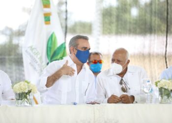 Gobierno comprará 4 millones de libras de pollo a productores de Moca