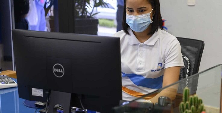 Sectores con teletrabajo se ven menos afectados por la pandemia