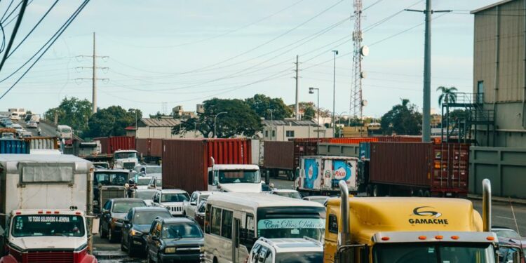 Preocupa a industriales de Haina extensos tapones peaje KM 12