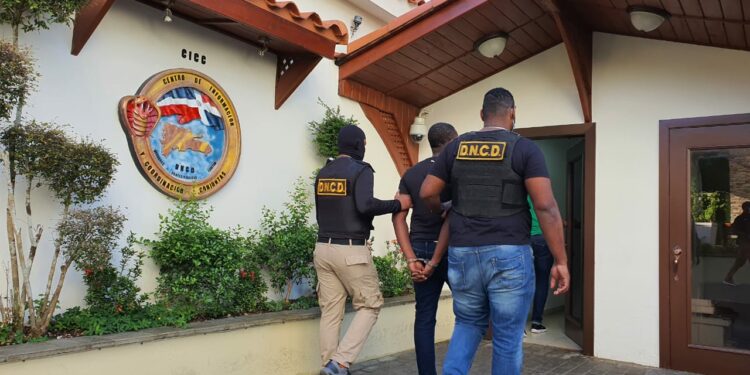 DNCD arresta hombre implicado en decomiso de 306 paquetes de cocaína