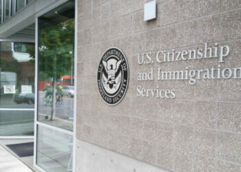 USCIS suspenden servicios presenciales durante dos días