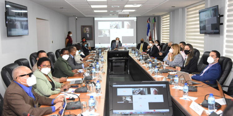 Miles de trabajadores están en Fase 1 serán afiliados a SeNaSa