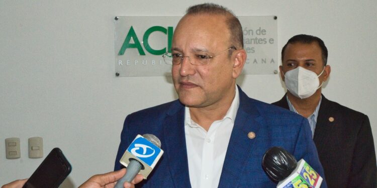 PROINDUSTRIA explica a industriales de Santiago las ventajas de obtener registro y calificación industrial