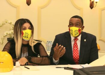 Botello explica en Palacio su demanda de entrega 30% fondos AFP