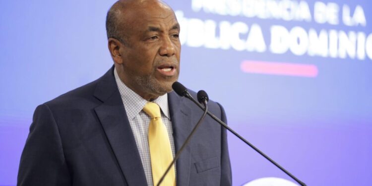 Durante firma pacto Almonte ratifica Gobierno enfrentará corrupción en sistema eléctrico