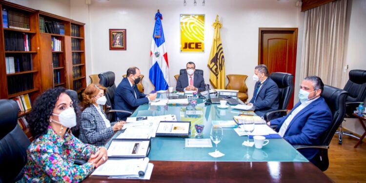 JCE entrega al Congreso propuestas de modificación a Ley sobre Actos del Estado Civil