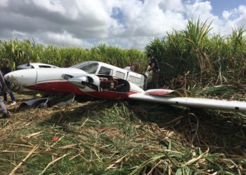 Avioneta realiza aterrizaje ilegal y dejada abandonada en la Altagracia