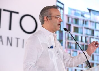 Abinader da primer picazo de innovador proyecto inmobiliario Distrito Piantini