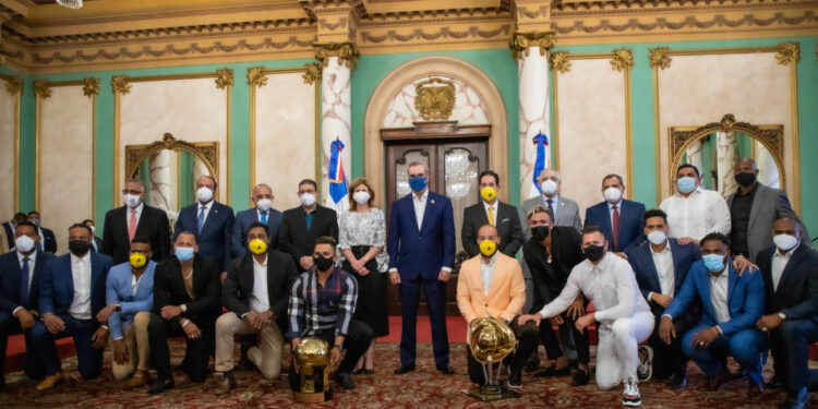 Campeones Serie del Caribe visitan al presidente Abinader