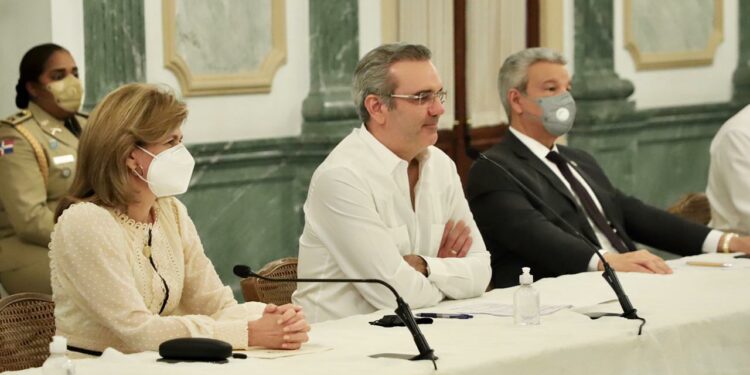 Nueva directiva del CONEP visita Palacio Nacional