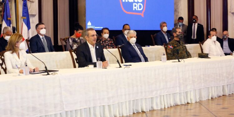 Abinader cuestiona países desarrollados acaparen vacunas anti COVID-19