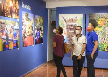 Exposición de Carnaval en el Centro Cultural Banreservas honra al fotógrafo Alfonso José Khouri