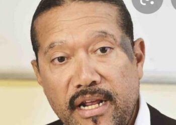 Pide gobernador ponga en lápiz y papel vacunas Covid-19 a inmigrantes sin estatus migratorio