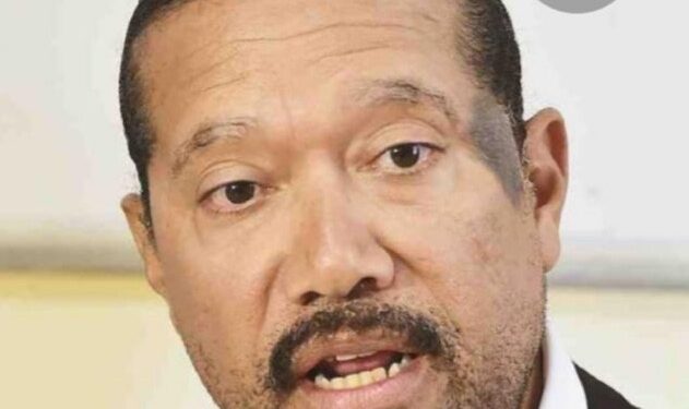 Pide gobernador ponga en lápiz y papel vacunas Covid-19 a inmigrantes sin estatus migratorio