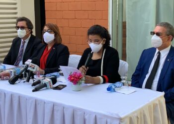 Ex jueces TC  reiteran acuerdo prechequeo con EE.UU viola Constitución