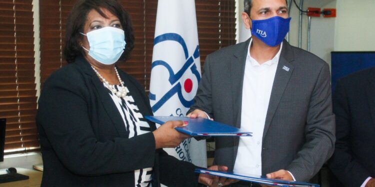 ITLA-CDP acuerdan capacitar a periodistas en medios sociales y en inglés