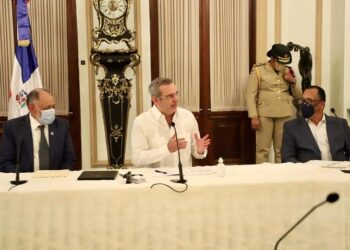 Abinader instruye organizar en cooperativas a productores agropecuarios, Colmaderos y Salones de Belleza