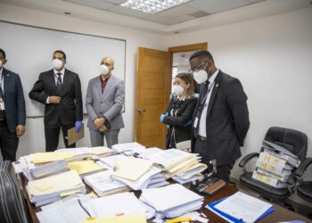 MP difunde fotografìas de allanamiento a Cámara de Cuentas