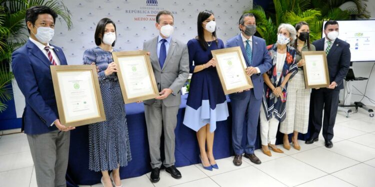 Reconocen instituciones por buenas prácticas de sostenibilidad ambiental en sus operaciones