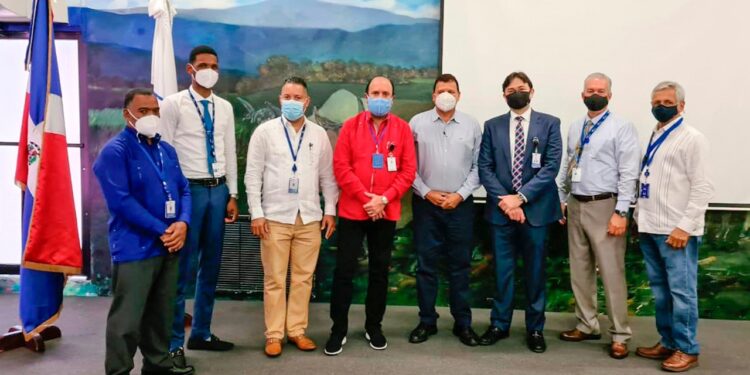 Director del IDAC inicia visitas a los aeropuertos