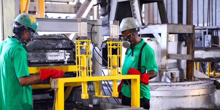 Bisonó dice centro reciclaje batería no contamina en Haina