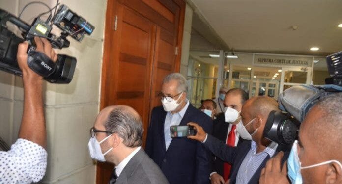 Simón Lizardo es interrogado en relación a pago irregular de RD$11 mil millones de pesos