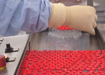 Produce Cuba primer lote con 150 mil bulbos de vacuna anti-Covid-19