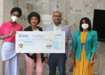 Periodistas ganan concurso sobre "los derechos de las mujeres y las tres causales