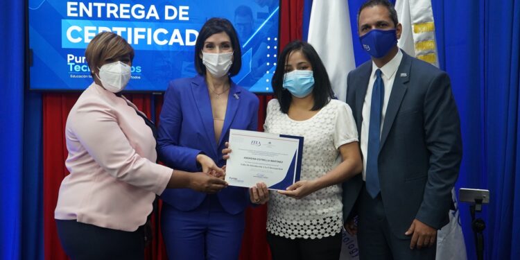 ITLA y M-Juventud gradúan 1300 jóvenes beneficiarios de Proyecto Puntos Tecnológicos