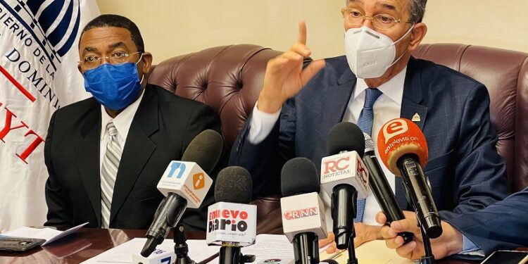 Abinader otorga RD$118 millones al MESCYT para investigación científica y desarrollo tecnológico