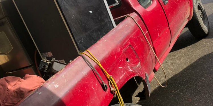 Apresan dos hombres con 30 libras de marihuana simulando mudanza