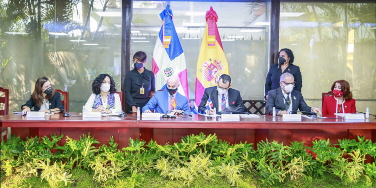 JCE y gobierno de España acuerdan fortalecer participación de la mujer