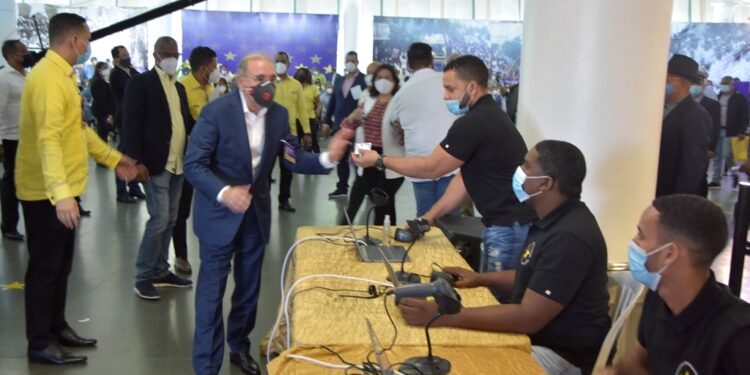 Mensaje de Danilo a peledeistas: “Pueden contar conmigo”