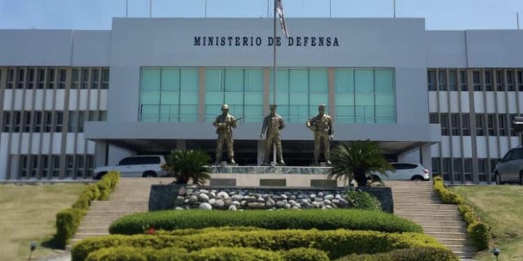 Poder Ejecutivo asciende a más de cuatro mil miembros de las Fuerzas Armadas