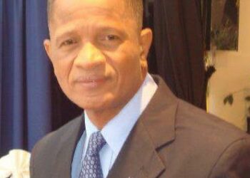 Adompretur lamenta fallecimiento del periodista Esteban Sarita