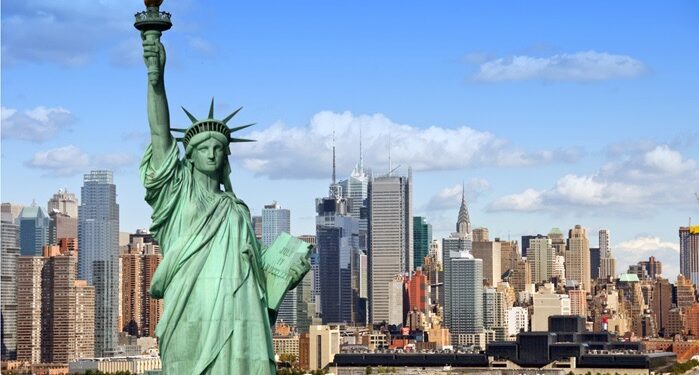 Autoridades de Nueva York flexibilizan medidas anti COVID-19