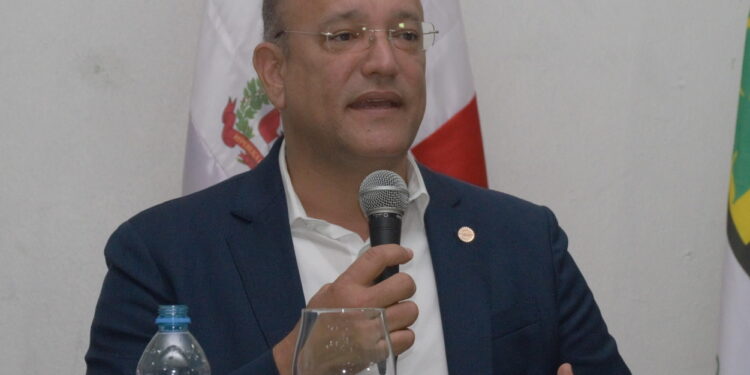 El director de Proindustria instala Mesa de Trabajo con sectores productivos de Monseñor Nouel