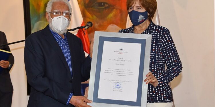 Ministerio de Cultura entrega Premio Nacional de Artes Visuales 2020