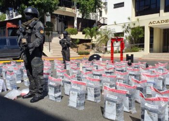 DNCD allana vivienda en Los Cacicazgos y ocupa 500 paquetes de cocaína