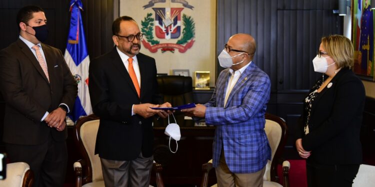 Poder Ejecutivo deposita en Congreso Nacional Proyecto de Ley de Referendo