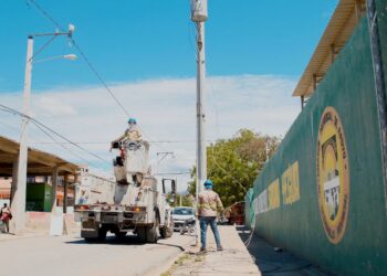 Edesur ilumina calles y otros sectores de Azua
