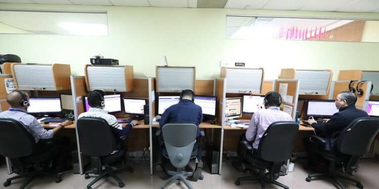 Institución extiende a 30 días licencia de paternidad incluyendo los que adoptan hijos