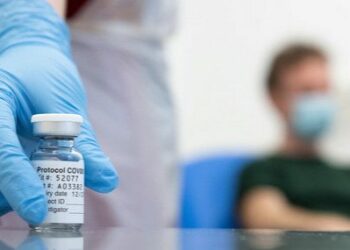 Se atrasa entrega de vacunas de Covax provenientes de India