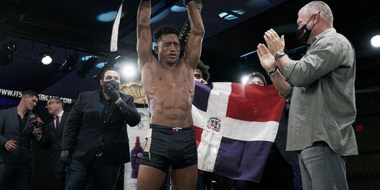 Wascar-La Avispa-Cruz defenderá su título ante boxeador brasileño