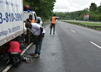 584 vehículos presentaron desperfectos diarios en vías del país