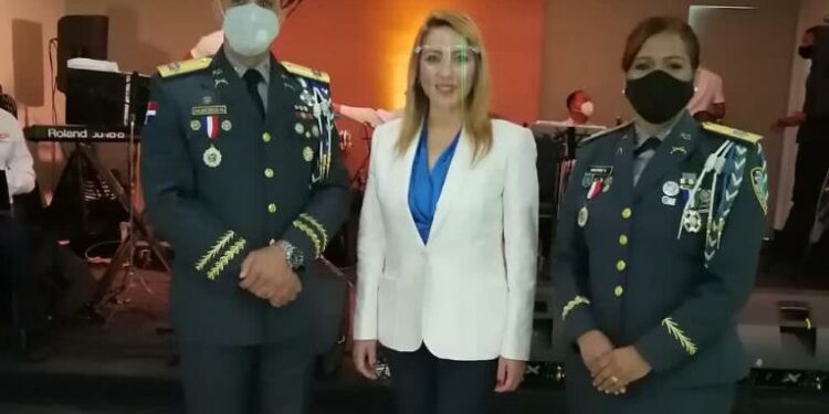 Policía Nacional reconoce 35 mujeres que son agentes de esa institución