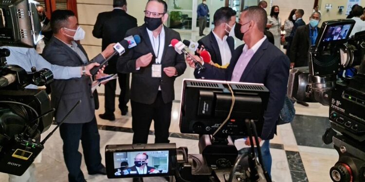 FJT presentará propuesta de ley para un referéndum sobre tres causales del aborto