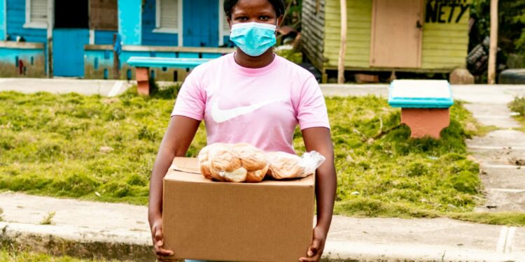 Asisten familias de Batey Verde