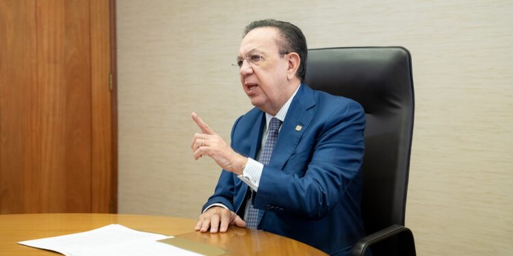 Valdez Albizu se reúne con presidentes de Bancos Centrales de Centroamérica