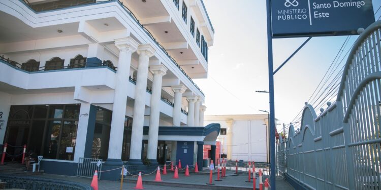 Condenan hombre a 30 años de prisión por envenenar con herbicida a su expareja